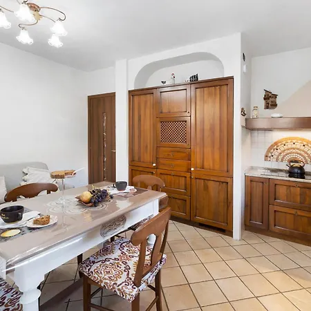 La Dimora Nel Roero Con Patio Apartamento *